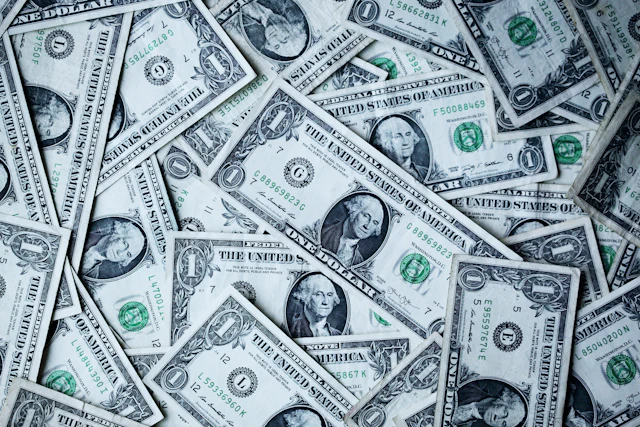 The Fed's Impossible Balancing Act — No Cuts, No Hikes, No Easy Answer